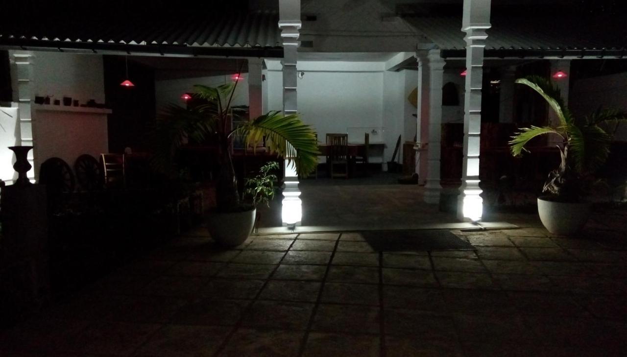 Hotel Cacao Katunayaka Exterior foto
